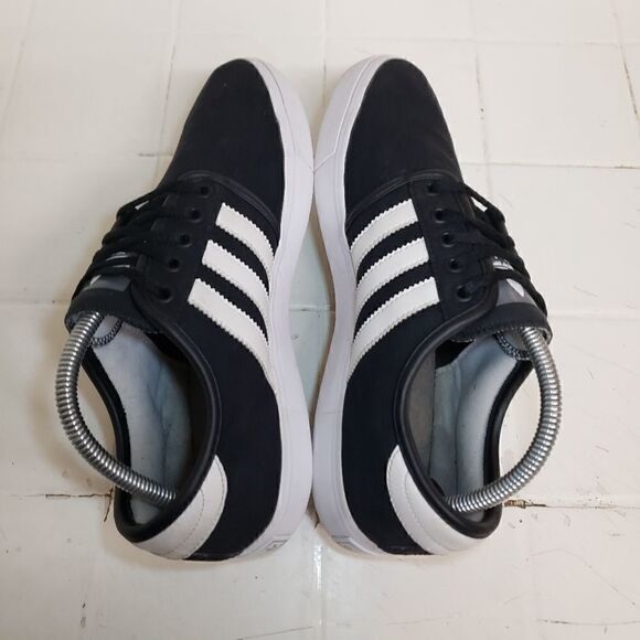 Adidas Seeley Men's Size 7.5 Black/White - Picture 5 of 8